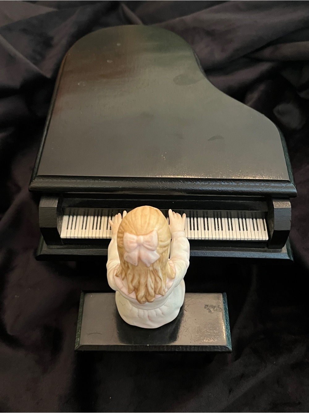 Vintage 1982 Enesco Young & Gifted First Recital E-8793 Piano Figurine